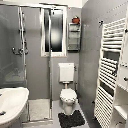 Casa Indipendente Con Giardino Privato E Posto Macchina Gratuito Casa vacanze Trieste