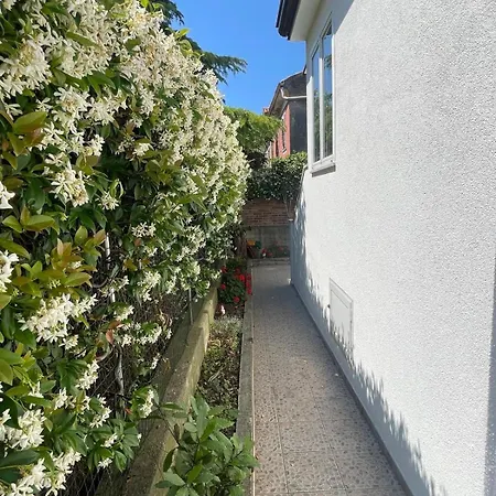 Casa Indipendente Con Giardino Privato E Posto Macchina Gratuito Ferienhaus *