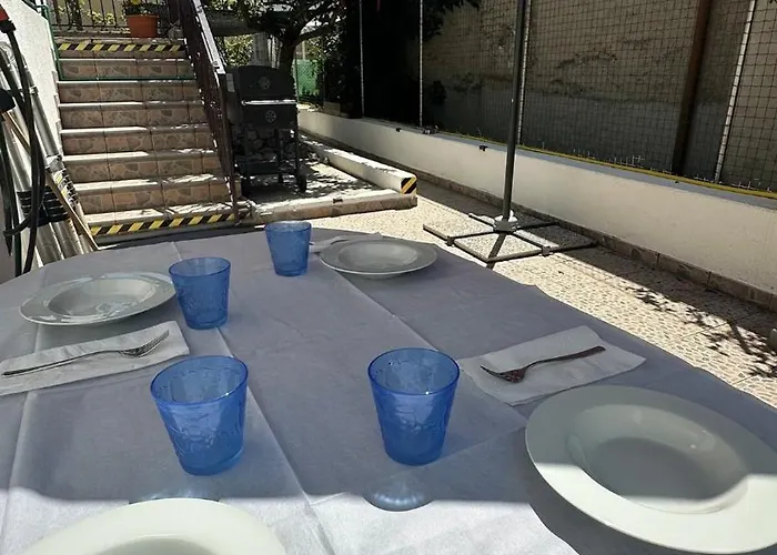 Будинок відпочинку Casa Indipendente Con Giardino Privato E Posto Macchina Gratuito Трієст