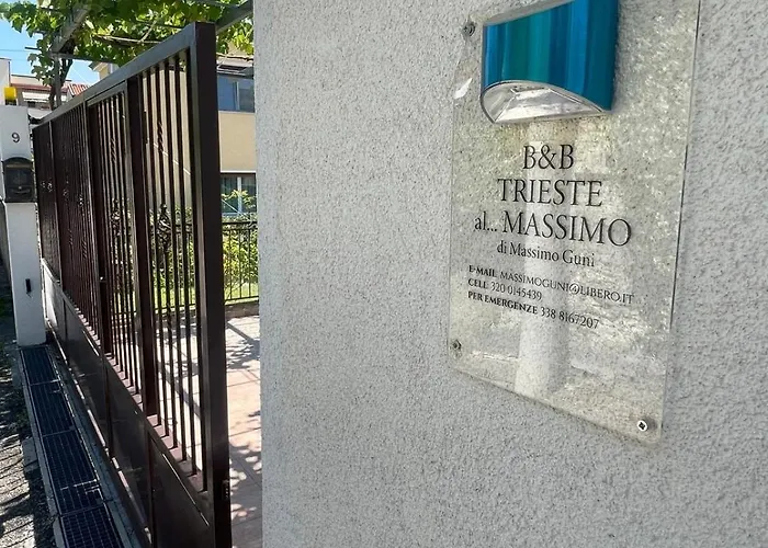 Casa Indipendente Con Giardino Privato E Posto Macchina Gratuito Будинок відпочинку *